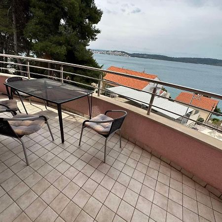 Apartman Lucia Трогир Екстериор снимка