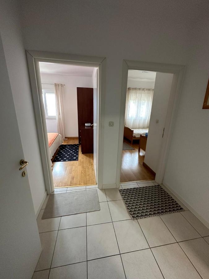 Apartman Lucia Трогир Екстериор снимка