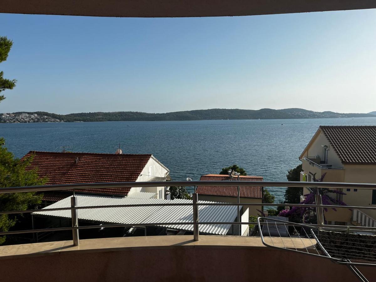 Apartman Lucia Трогир Екстериор снимка