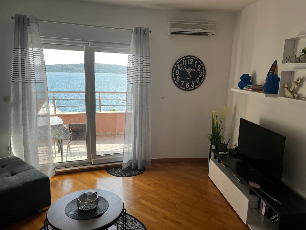 Apartman Lucia Трогир Екстериор снимка